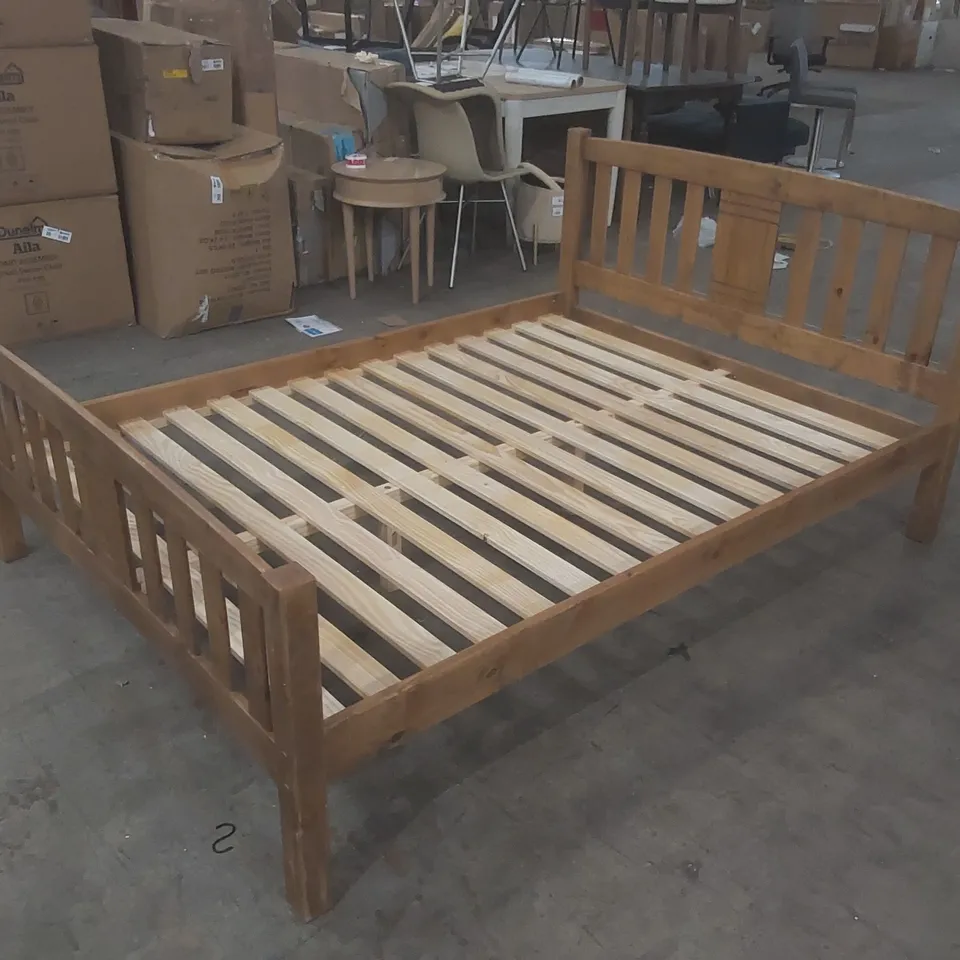 CHESAPEAKE BED FRAME SIZE: DOUBLE (4'6)