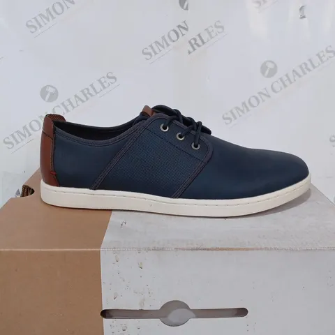 BOXED CALL IT SPRING SCROBB MENS SHOE - 8