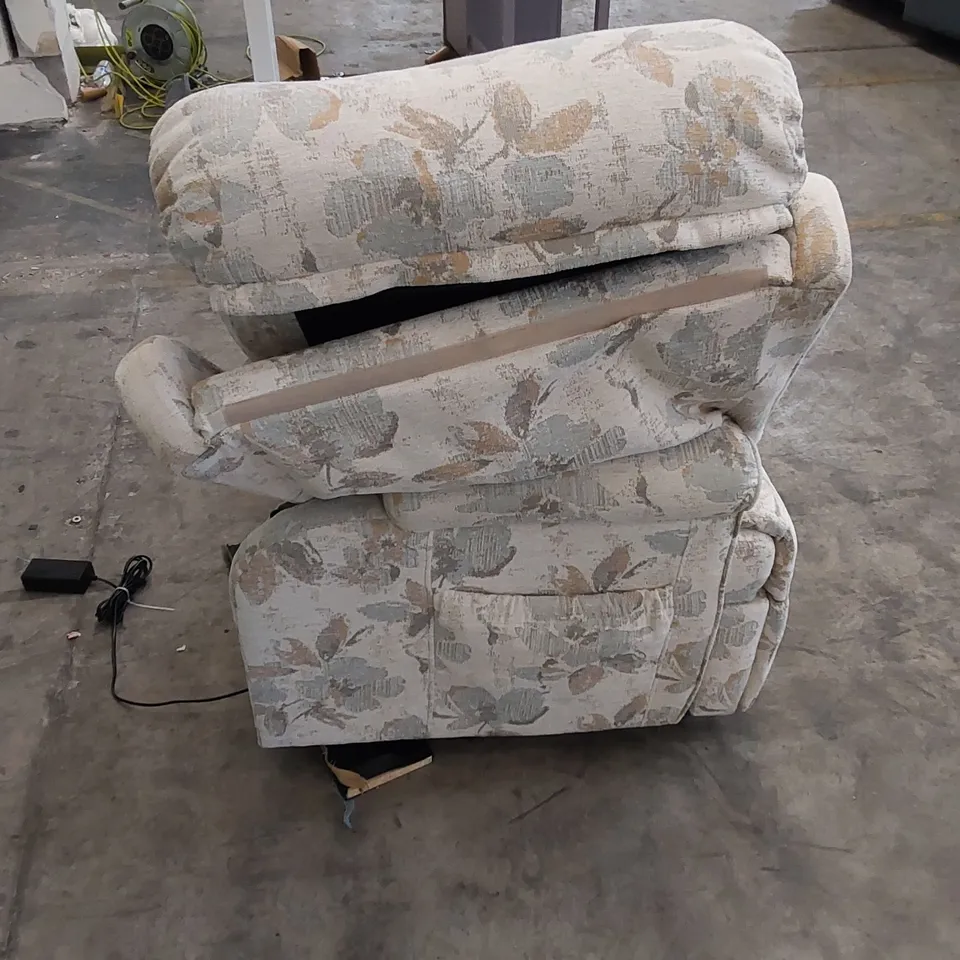 QUALITY G PLAN DESIGNER NEWMARKET LARGE DUAL ELEVATE CHAIR IN MEADOW BLUSH FABRIC