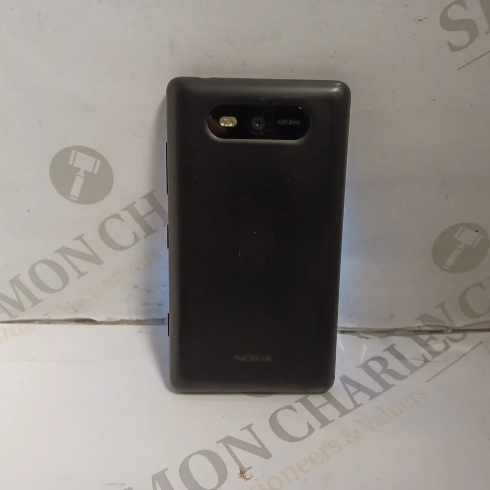 NOKIA LUMIA 820 MOBILE PHONE 