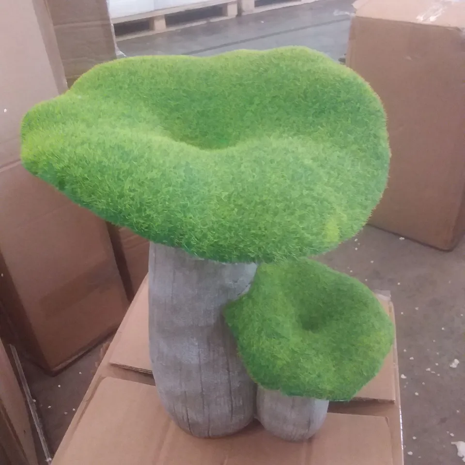 BOXED FAUX MOSS MUSHROOM STATUE