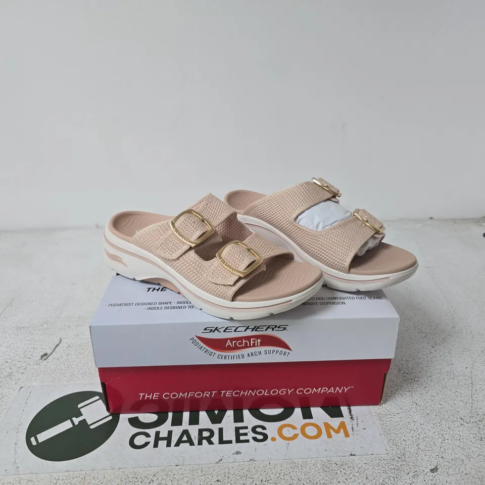 SKECHERS ARCH FIT SANDALS – BEIGE, WOMEN’S UK 6