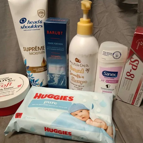 APPROXIMATELY 12 ASSORTED HEALTH & BEAUTY PRODUCTS TO INCLUDE HUGGIES PURE, HEAD & SHOULDERS CONDITIONER, SP-8 PROBIOTIC TOOTHPASTE, ETC