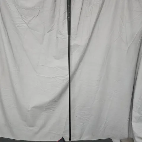 TAYLORMADE GOLF DRIVER WITH BLACK SHAFT 