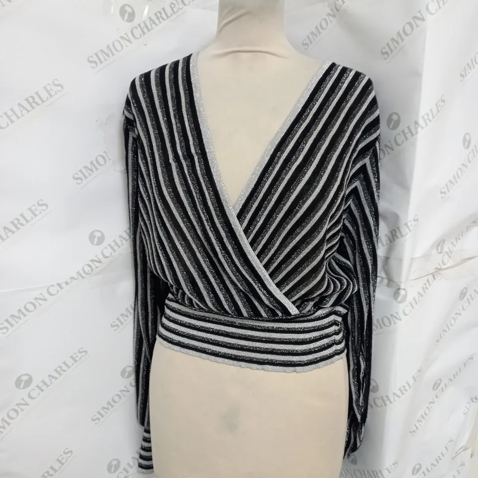 MNG PLUNGE WRAP SPARKLE TOP IN BLACK/GREY STRIPE SIZE M