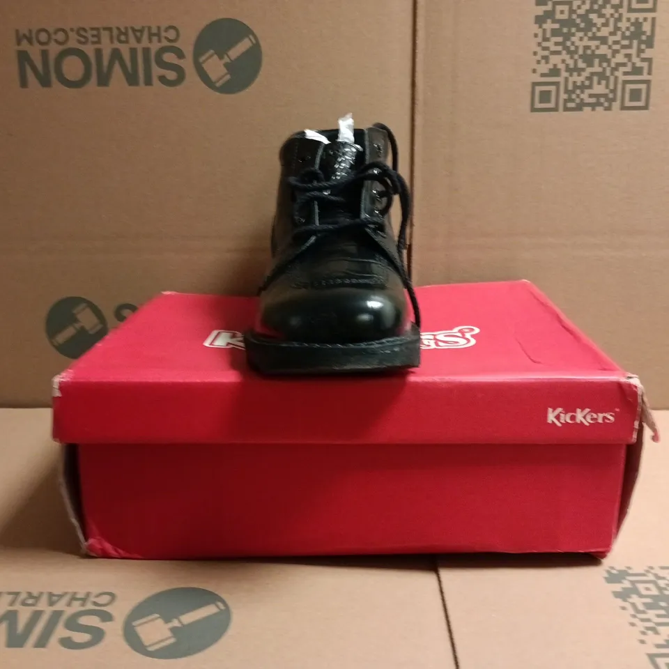 BOXED PAIR OF KICKERS HI CROC LEATHER SHOES IN BLACK SIZE EU 43