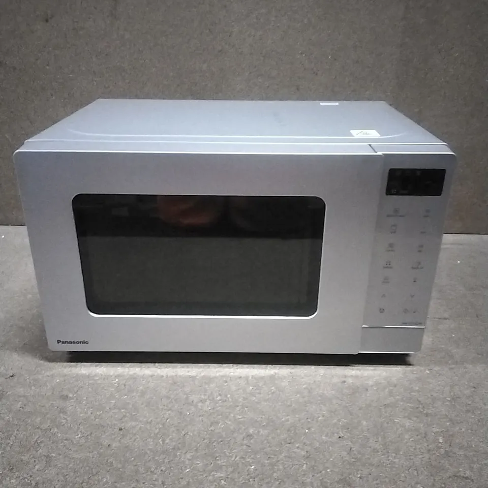 BOXED PANASONIC 20L COMPACT MICROWAVE OVEN, MODEL NN-GT23QMBPQ
