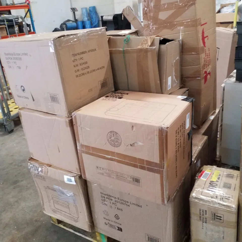 PALLET OF APPROXIMATELY 12 ASSORTED ITEMS INCLUDING 