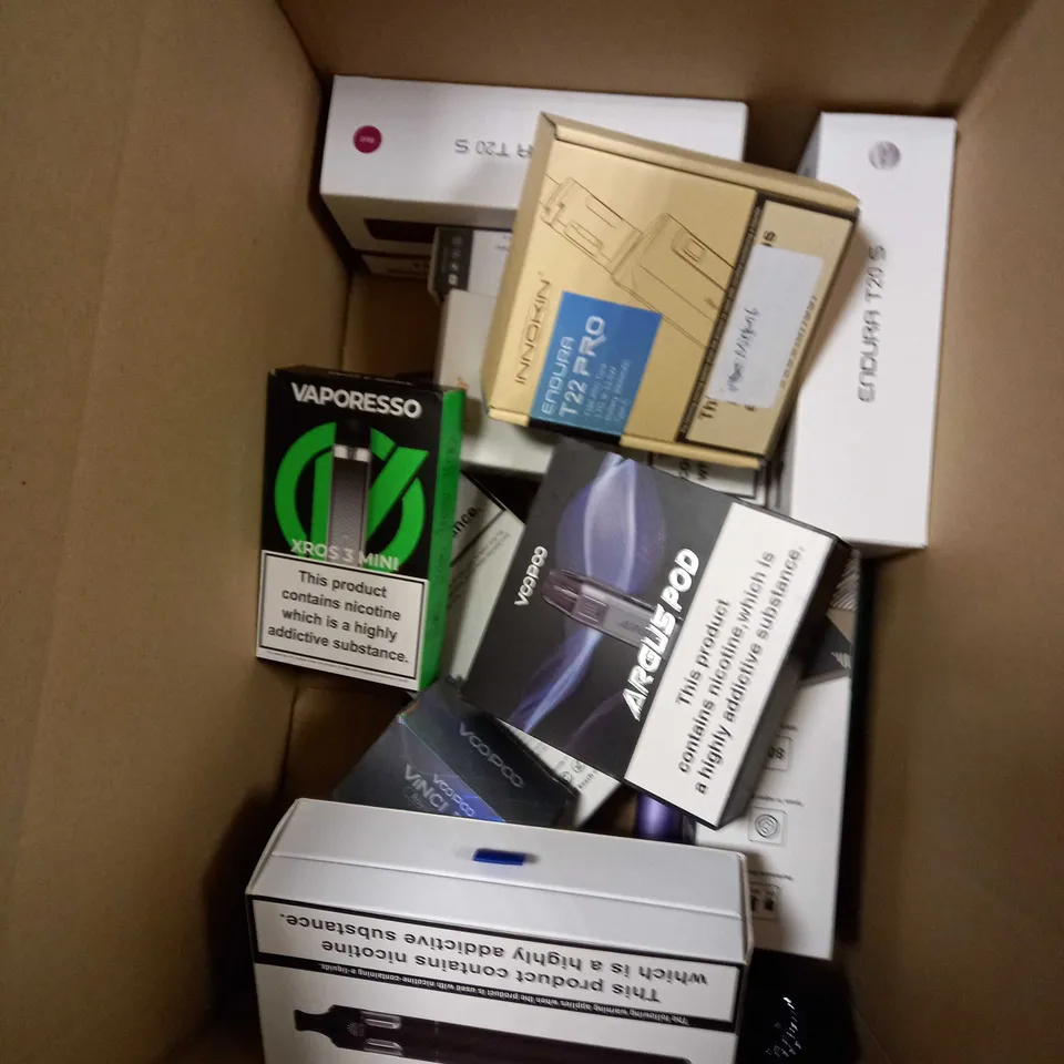 BOX OF APPROXIMATELY 10 ASSORTED E-CIGARATTES TO INCLUDE VOOPOO, VAPORESSO, INNOKIN ETC.