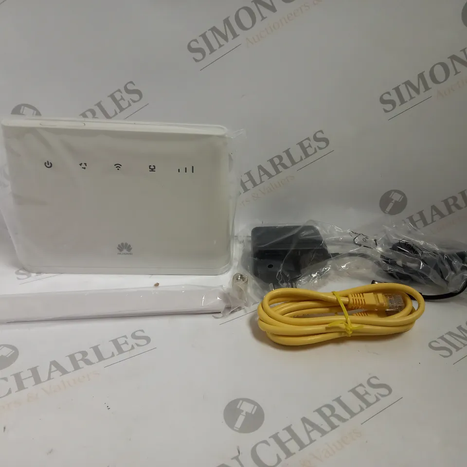 BOXED HUAWEI 4G ROUTER 2 - WHITE
