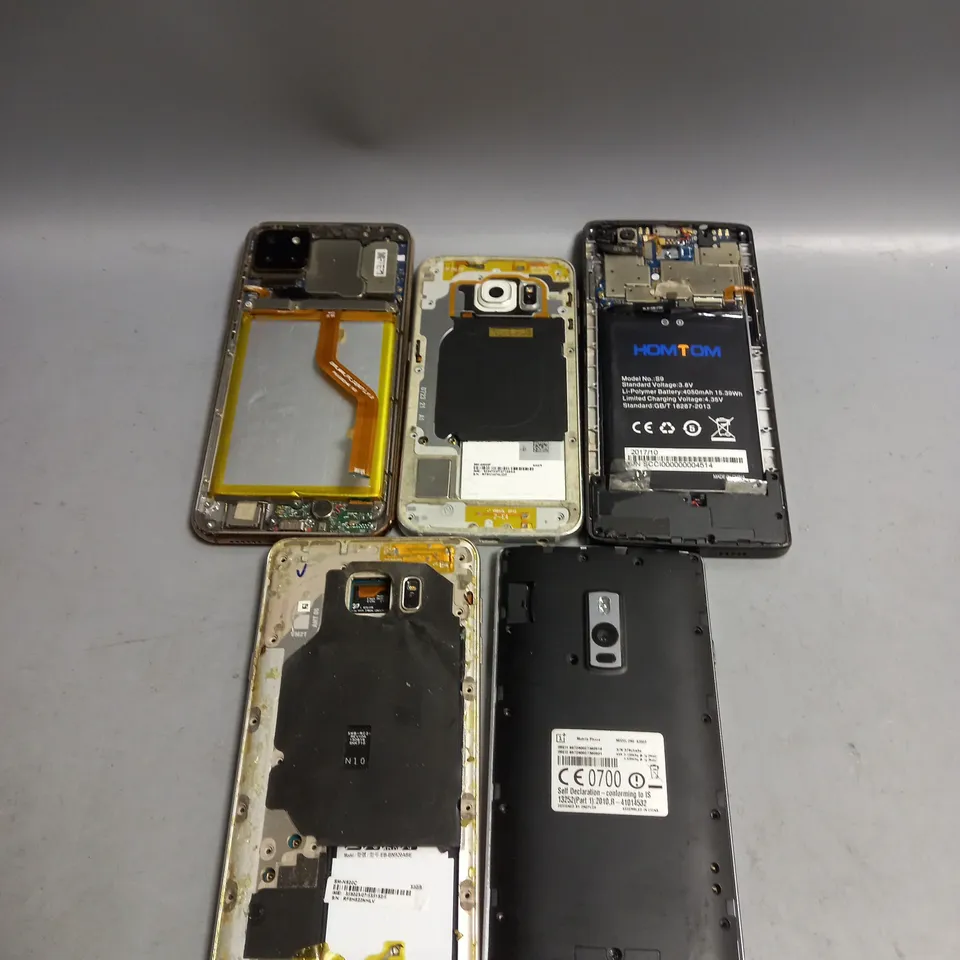 LOT OF 5 DAMAGED MOBILE PHONES 