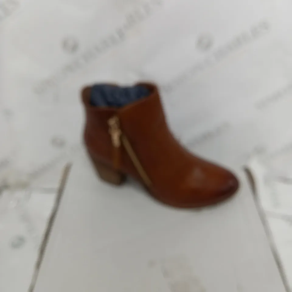 BOXED DUNE PAICE LEATHER ZIP UP ANKLE BOOT - TAN - SIZE 4