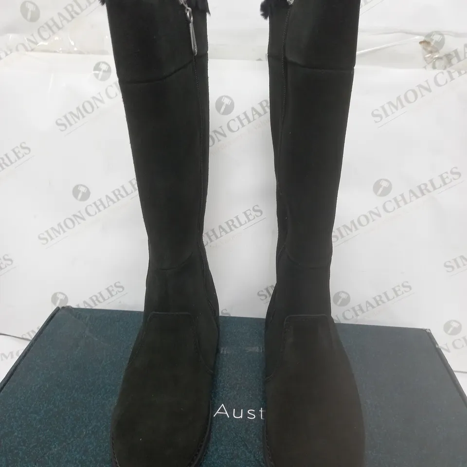 BOXED EMU AUSTRALIA BLACK BOOTS SIZE 4