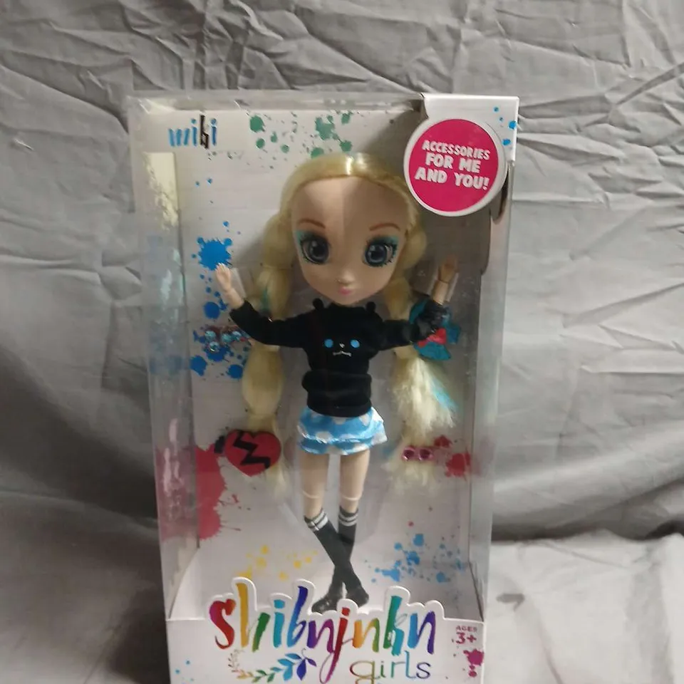 FASHION DOLL IN BOX – AGES 3+