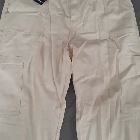 SIMPLY BE JEANS IN CREAM SIZE 16R