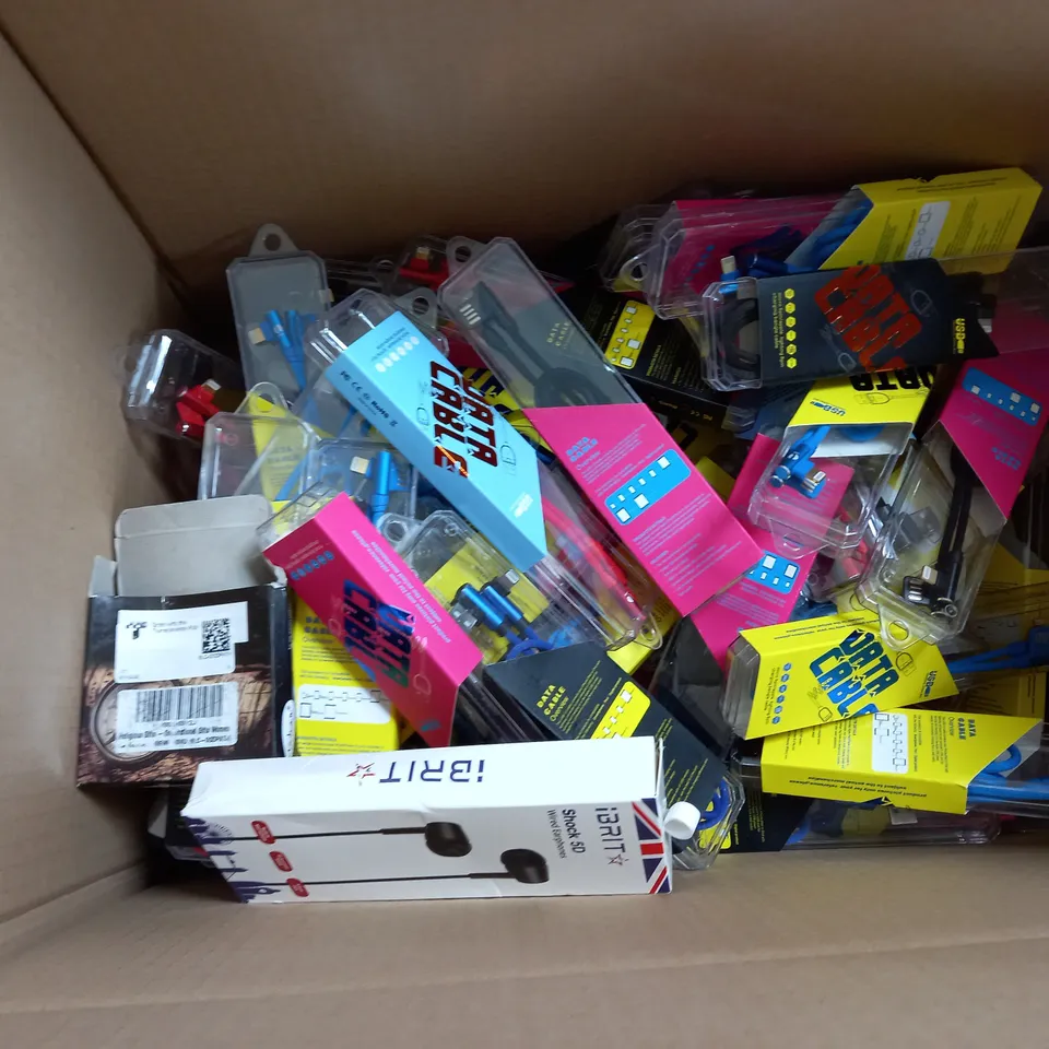 LARGE QUANTITY OF ASSORTED DATA CABLES