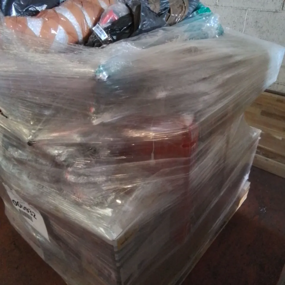 PALLET TO CONTAIN APPROXIMATELY  ASSORTED ELECTRONIC GOODS & PRODUCTS. INCLUDES