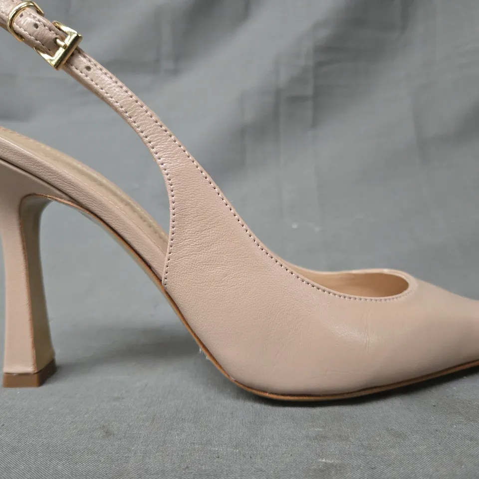 BOXED PAIR OF RUSSELL & BROMLEY POINTED TOE HEELED SHOES IN BLUSH EU SIZE 39