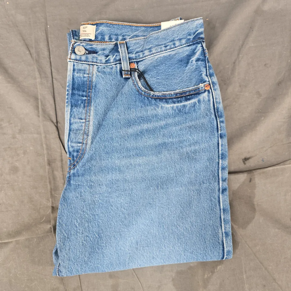 LEVIS 501 JEANS IN BLUE SIZE 32/30