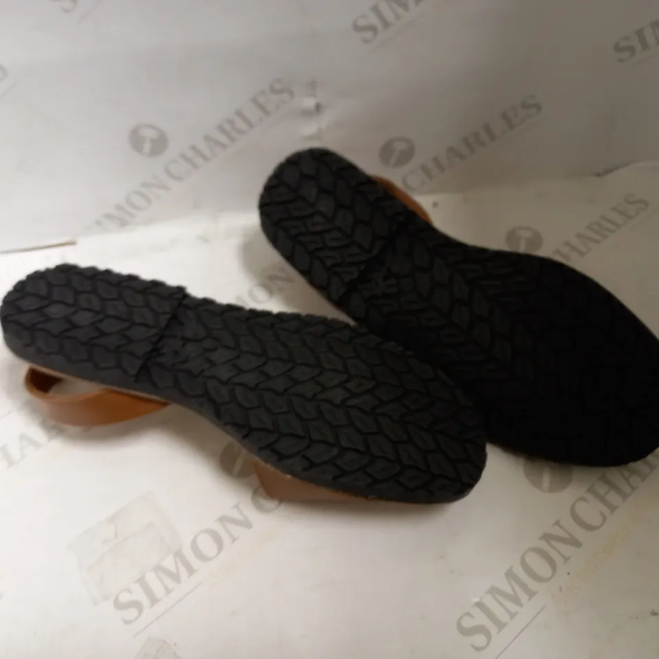 AVARCA CUERO EU SIZE 40 BROWN SANDAL 