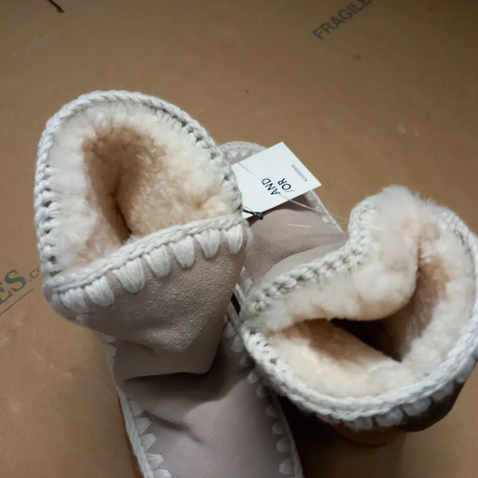 PAIR OF AND/OR LEATHER BOOTS IN BROWN - SIZE UNSPECIFIED