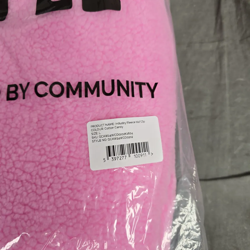 BAGGED GYM+COFFEE INDUSTRY FLEECE HALF ZIP – COTTON CANDY PINK – SIZE L