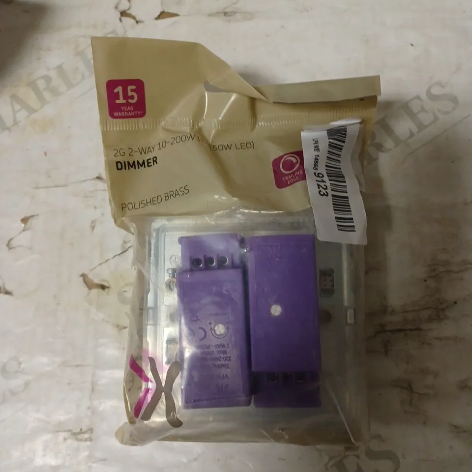 KNIGHTSBRIDGE SF2182PB SCREWLESS 2G 2-WAY 10-200W DIMMER