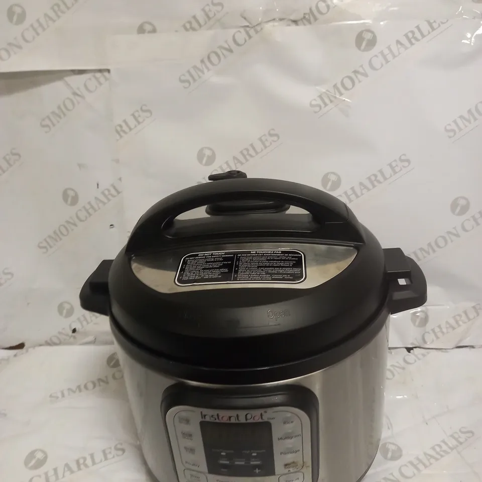 INSTANT POT DUO SMART PRESSURE COOKER