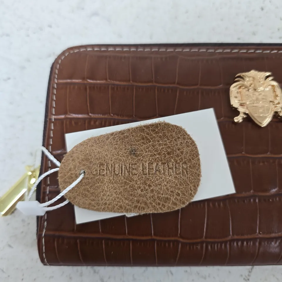 WILLIAM HUNT SAVILE ROW BROWN CROCODILE-EFFECT LEATHER WALLET – BOXED