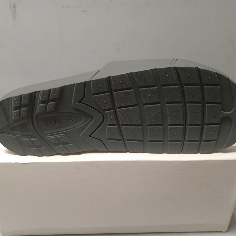 BOXED PAIR OF CLEENS ESSENTIAL SLIDES - SIZE 45