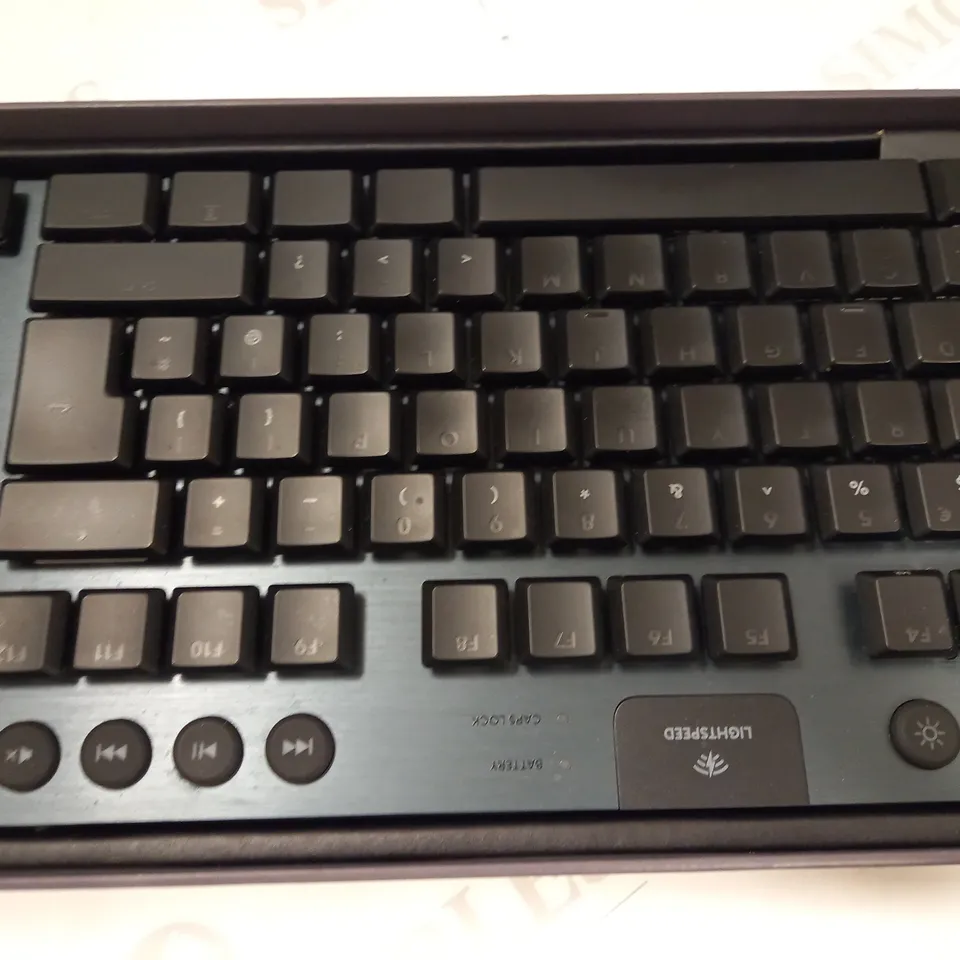LOGITECH G915 TKL TENKEYLESS LIGHTSPEED WIRELESS RGB MECHANICAL GAMING KEYBOARD