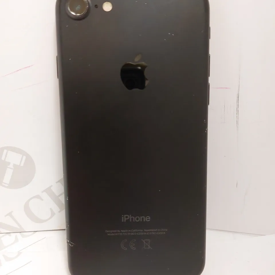 APPLE IPHONE 7 (A1778)