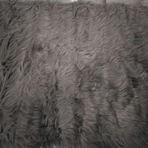BRAND NEW BRUNDAGE HEART HAND TUFTED GREY/BLACK RUG - 60CM X 100CM