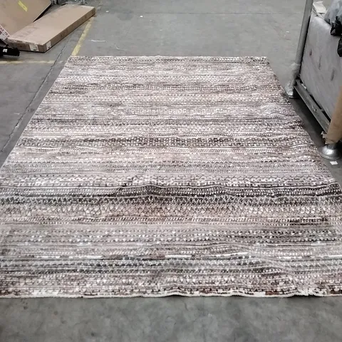 QUALITY DESIGNER AREA RUG - APPROXIMATELY 235 x 320cm