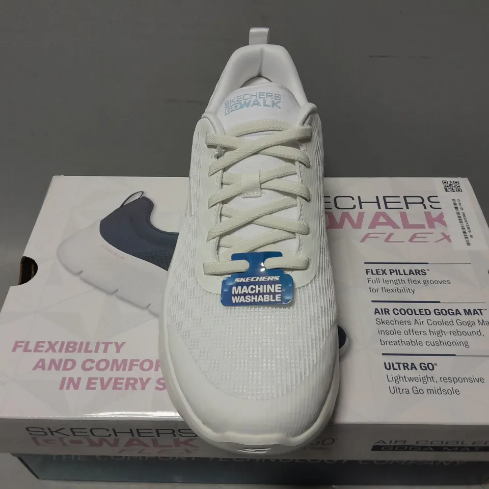 BOXED PAIR OF SKECHERS GO WALK FLEX TRAINERS IN WHITE - UK 5