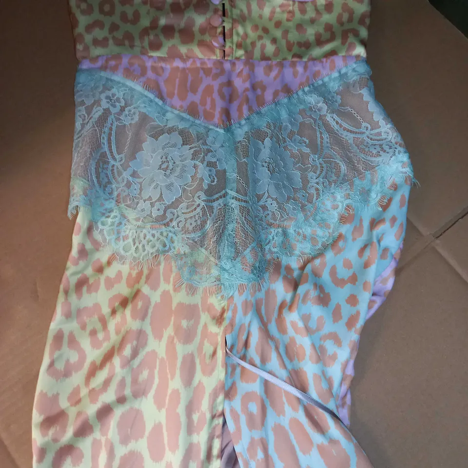 THE DOLLS HOUSE HIGH SPLIT SATIN STATEMENT DRESS - MEDIUM