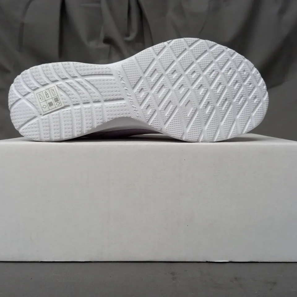 BOXED PAIR OF SKECHERS TRAINERS IN LAVENDER SIZE 6