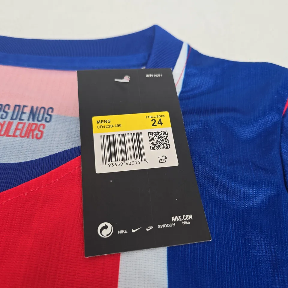 NIKE PARIS SAINT-GERMAIN FOOTBALL SHIRT & SHORTS SET – MEN’S, SIZE 24