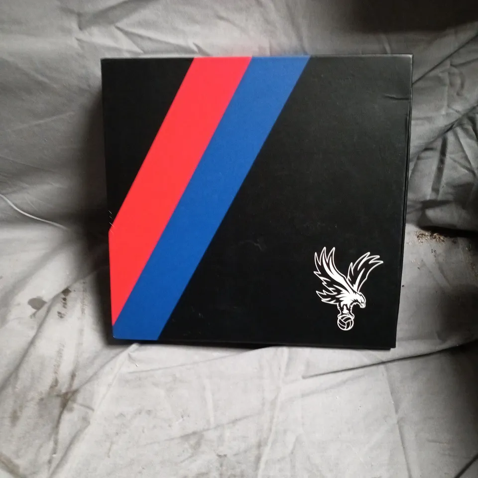 CRYSTAL PALACE F.C. SOUTH LONDON AND PROUD GIFT SET – PEN & KEYRING IN PRESENTATION BOX
