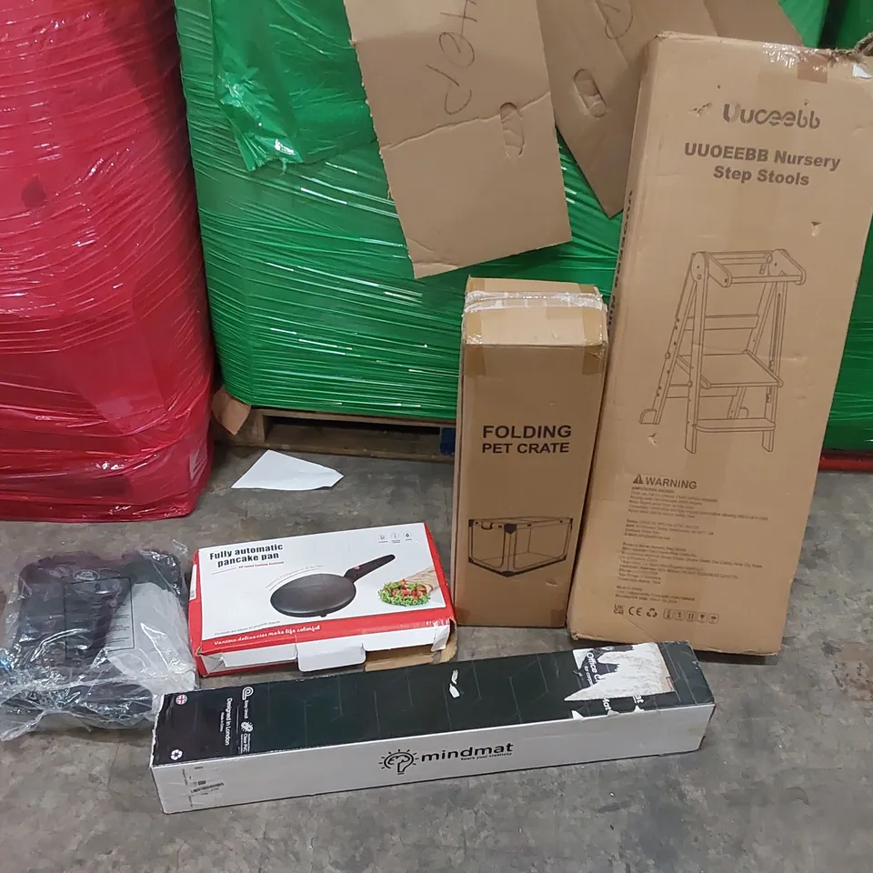 PALLET OF ASSORTED CONSUMER PRODUCTS TO INCLUDE: NURSERY STEP STOOLS, OFFICE CHAIR MAT, FOLDING PET CRATE, PANCAKE PAN, WELLINGTON BOOTS, CARDBOARD BOXES ECT