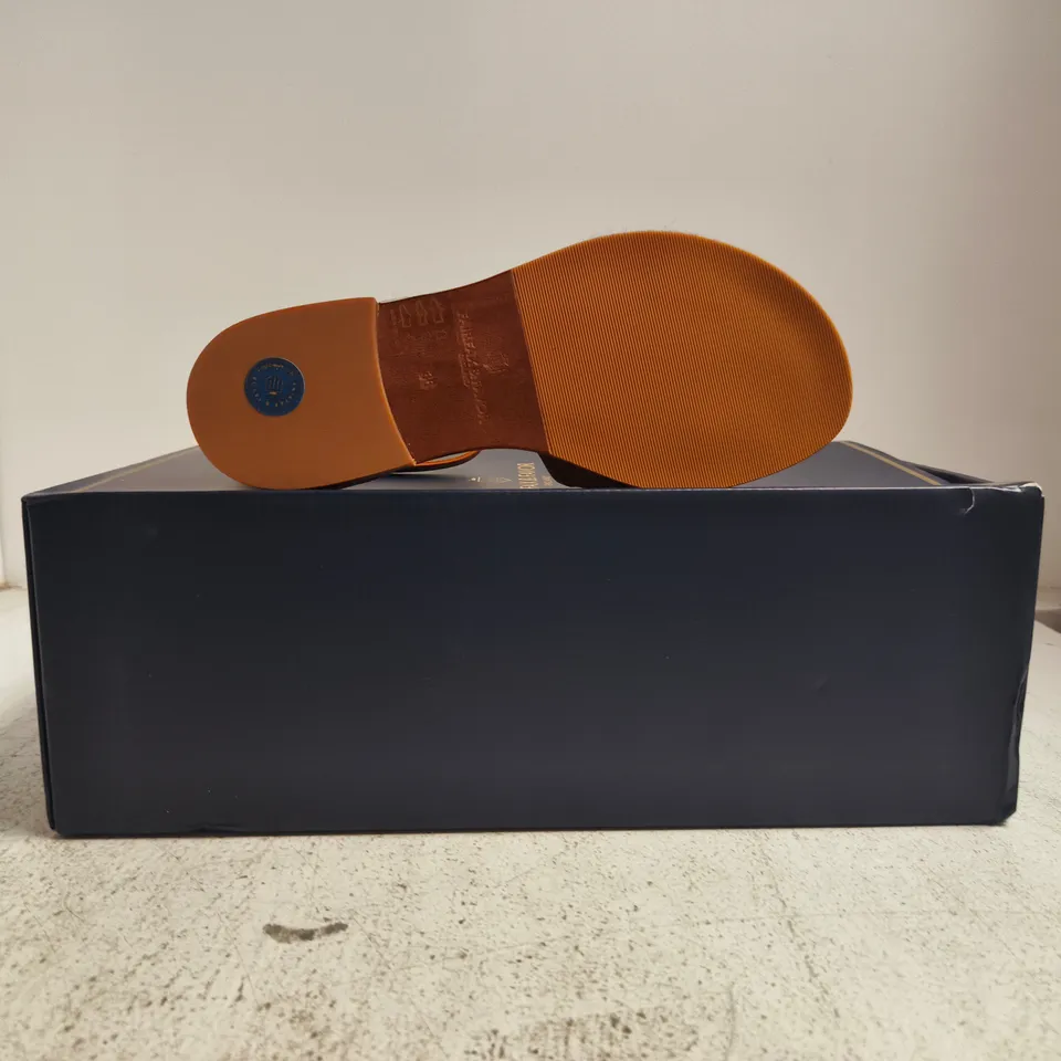 BOXED PAIR OF FAIRFAX & FAVOR WOMENS VELENCIA SANDALS IN TAN SUEDE SIZE UK 3