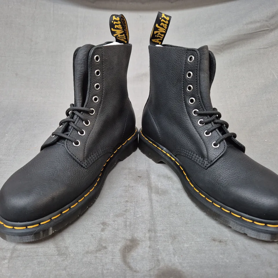 BOXED PAIR OF DR MARTENS 1460 PASCAL ANKLE BOOTS IN BLACK UK SIZE 8