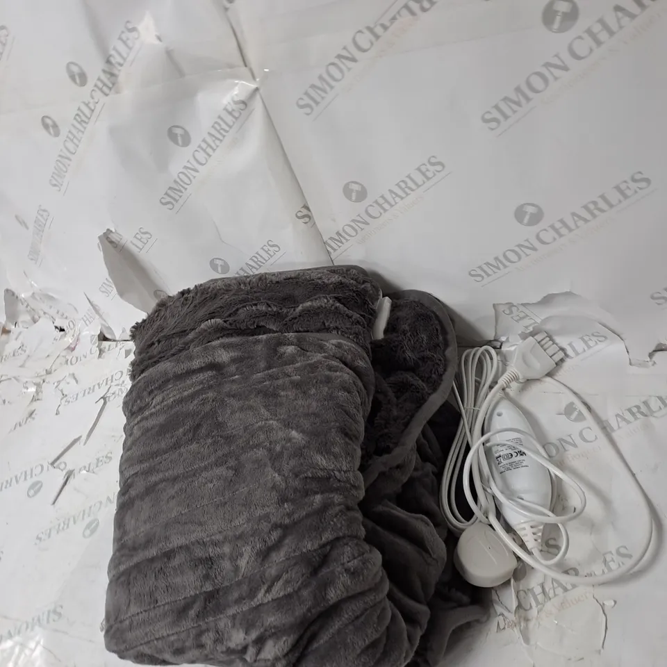 COZEE HOME HEATED THROW - CHARCOAL 