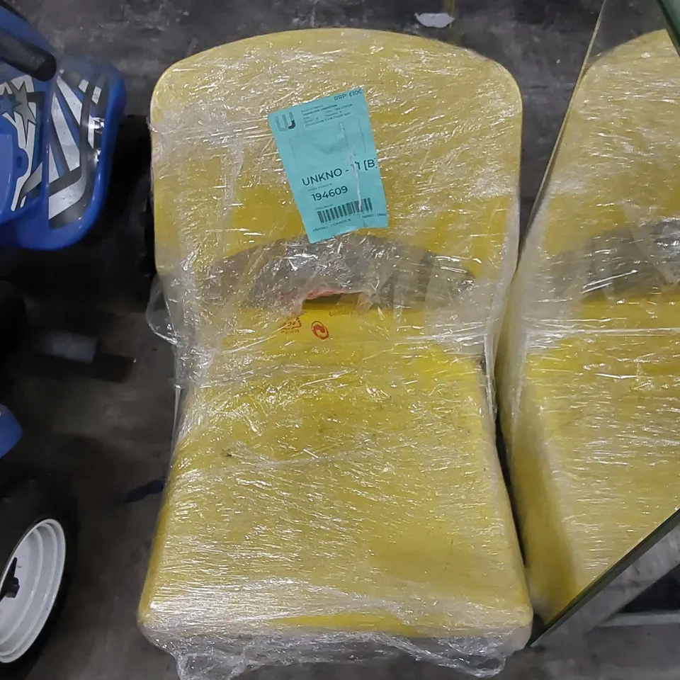 2 X ASSORTED YELLOW CHAIR SEATS, NO LEGS 