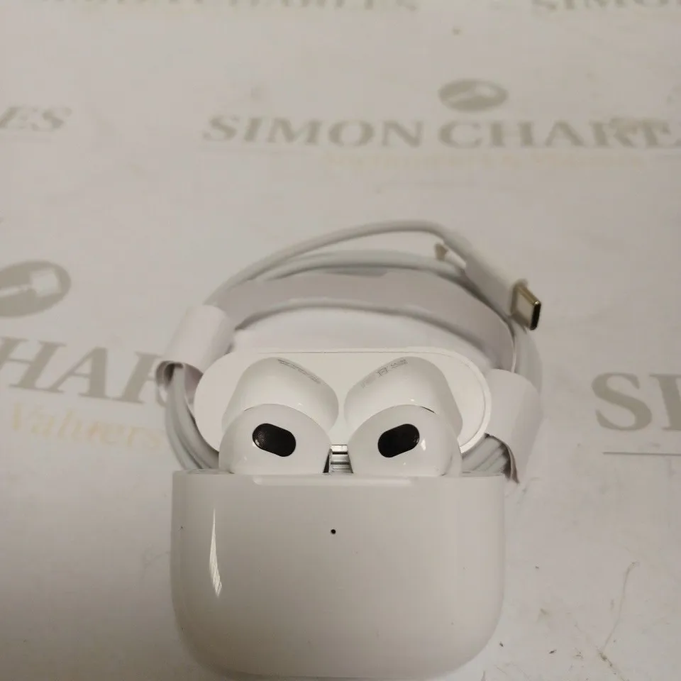 APPLE AIR PODS MAGSAFE CASE
