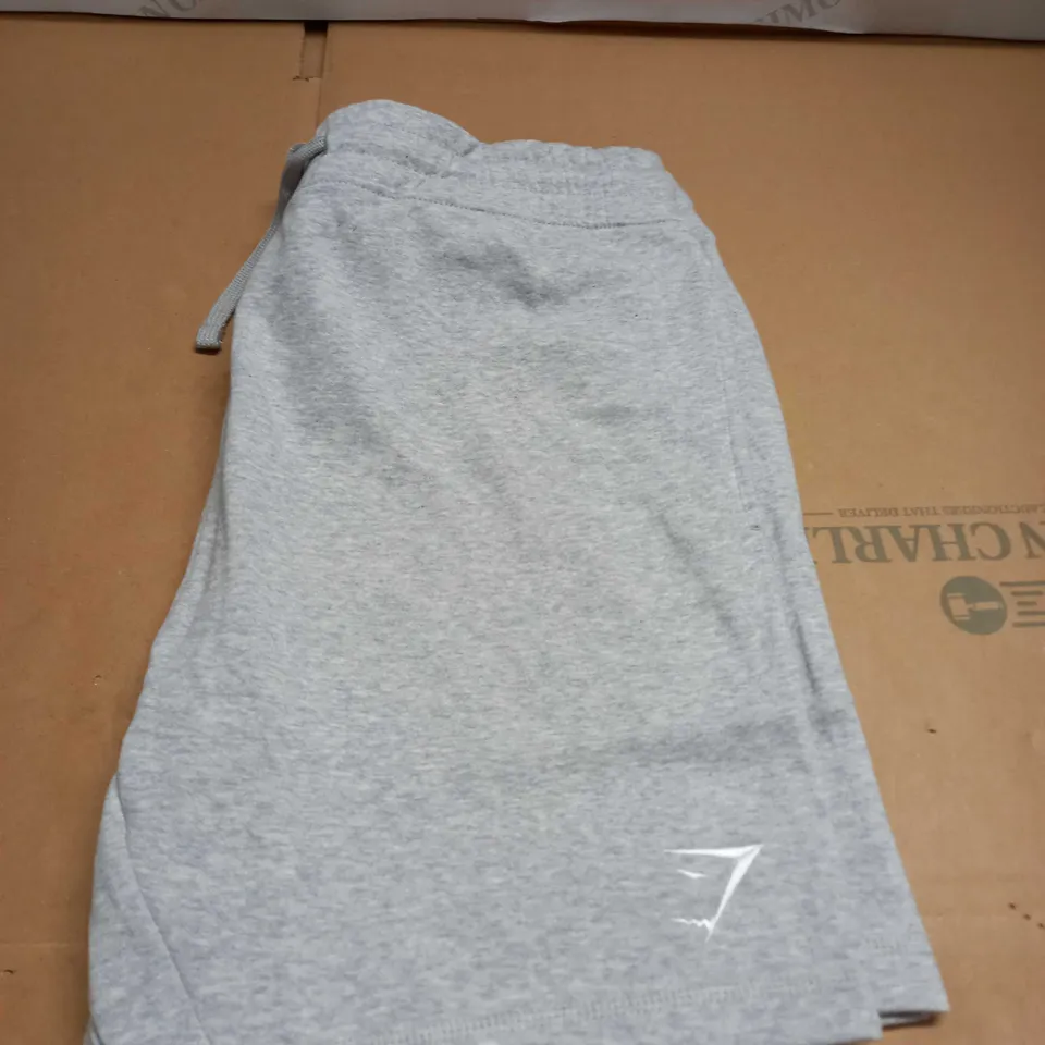GYMSHARK FLEECED SHORTS SIZE L