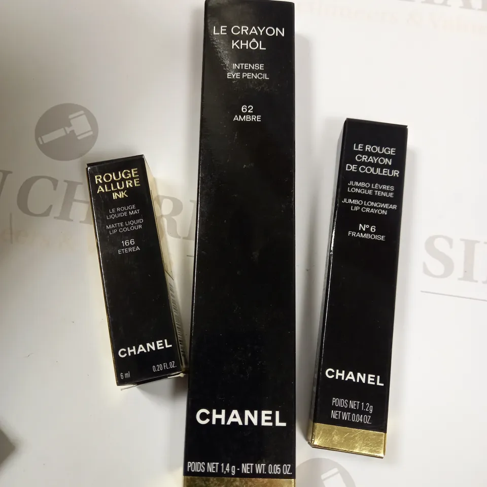 LOT OF APPROX 25 ASSORTED CHANNEL MAKE UP ITEMS TO INCLUDE, ROUGE ALLURE INK LIPSTICK, LE CRAYON KHOL EYE PENCIL, LE ROUGE LIP CRAYON