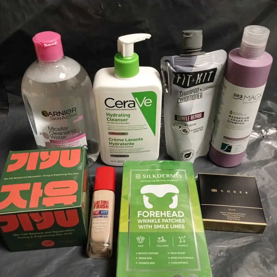 APPROXIMATELY 15 ASSORTED HEALTH & BEAUTY PRODUCTS TO INCLUDE HYDRATING CLEANSER, CODE8 BLUSH, SEA MAGIK SHAMPOO ETC 