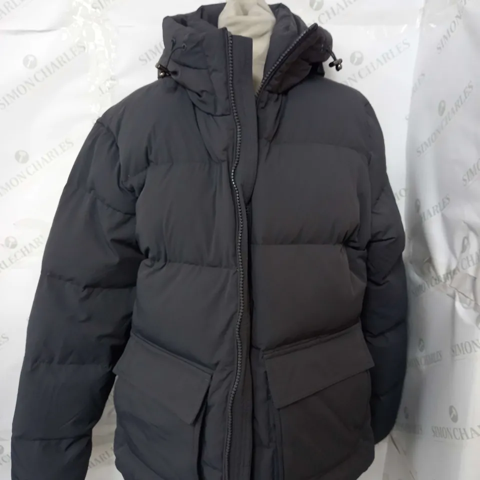 ARNE SHORT DOWN PARKA IN GREY - SMALL