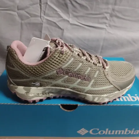  BOXED PAIR OF COLUMBIA HIKING SHOES – UK SIZE 6